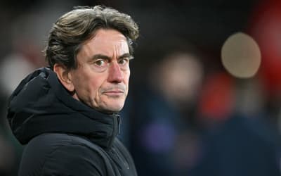 Perto da zona de rebaixamento, gigante da Premier League demite técnico