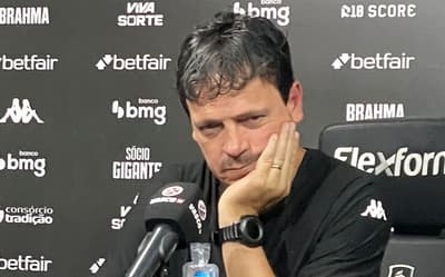 Entre desempenho e resultados: a encruzilhada de Diniz no Vasco