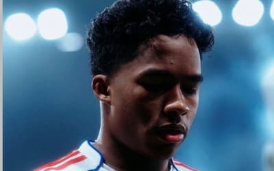 Endrick joga mal em derrota, e técnico do Lyon conversa com brasileiro