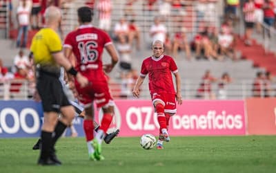 Clube carioca dificulta negociação de destaque do CRB ao futebol europeu