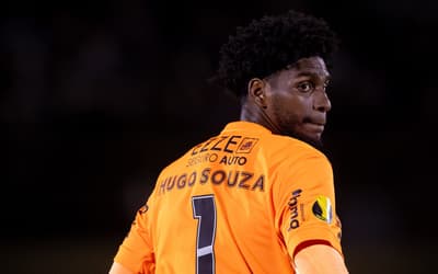 Portuguesa identifica torcedores que cometeram racismo contra Hugo Souza e encaminha caso à Polícia