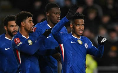 Chelsea vence com tranquilidade, promove Estêvão e Andrey Santos e reacende debate interno