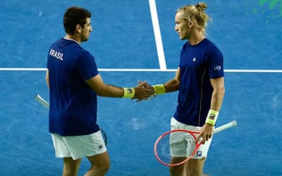 Brasil vira sobre o Canadá nas duplas e fica a uma vitória da próxima fase na Copa Davis