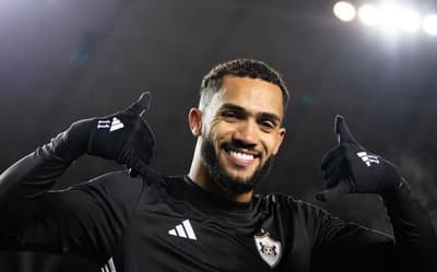 Torcedores do Flamengo reagem à atuação de Juninho pelo Pumas: 'Não tem'