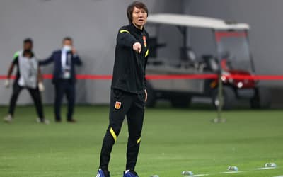 China pune 13 clubes em escândalo de corrupção e manipulação de resultados