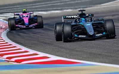 Russell lidera 3° dia de treinos da F1; Cadillac causa bandeira vermelha