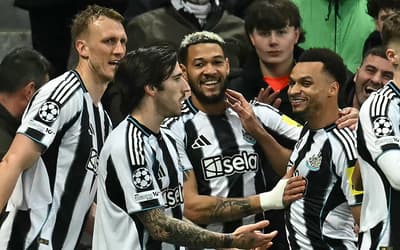 Joelinton retorna de lesão e marca em vitória do Newcastle na Champions