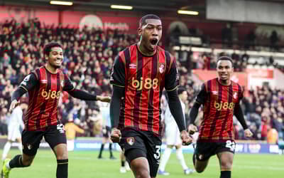 Gol de Rayan, hat-trick de Palmer e vitória do Arsenal; veja como foi o sábado (7) de Premier League