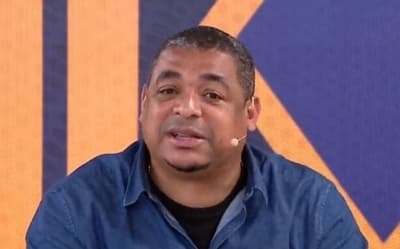 Vampeta 'dá conselho' para Pedrinho em busca de substituto de Diniz: 'Liga'