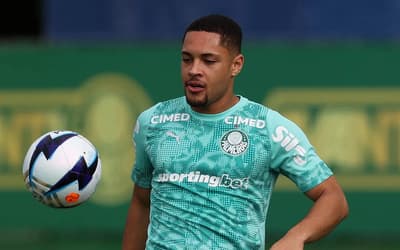 Vitor Roque treina com o elenco, e Palmeiras segue preparação para final do Paulistão