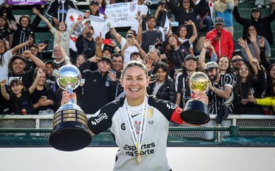 Histórico: Gabi Zanotti iguala marca de lenda e entra para o topo do Corinthians