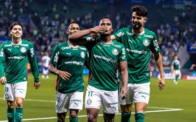 Abel Ferreira cita ídolo do Palmeiras ao explicar evolução de Arias
