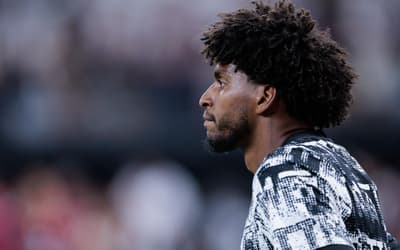 Lance de Hugo Souza vira assunto em Corinthians x Flamengo: 'Superestimado'