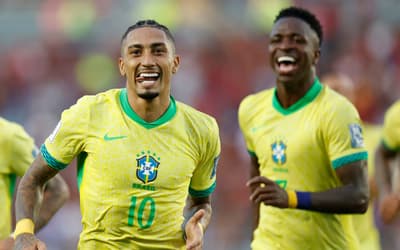 Raphinha vira trunfo nos pênaltis e desbanca Vini Jr na hierarquia da Seleção Brasileira