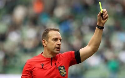 Decisão da arbitragem em Cruzeiro x Vasco causa revolta: 'Absurdo'