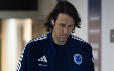 Preocupação! Cássio deixa Flamengo x Cruzeiro de maca