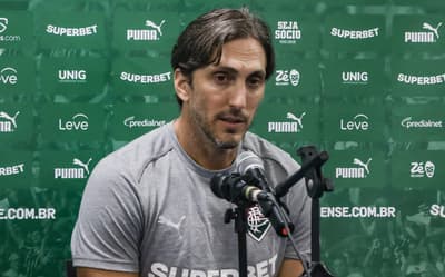 Zubeldía explica escolha por Savarino e ausência de Cano no Fluminense: 'Grande notícia'