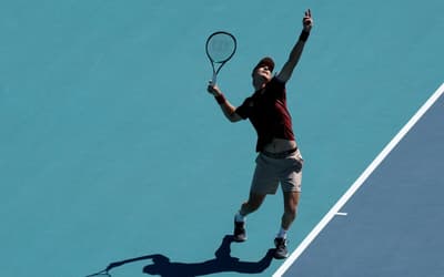 Algoz de Alcaraz desperdiça match-point e para nas oitavas de final em Miami