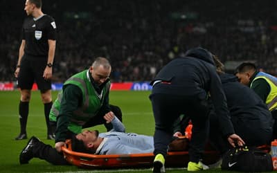 Palmeiras atualiza situação de Piquerez após saída de maca em amistoso do Uruguai