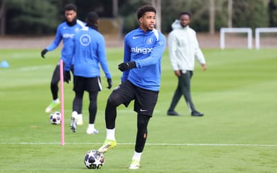 Andrey Santos em treino do Chelsea antes de jogo contra o PSG, pela Champions League