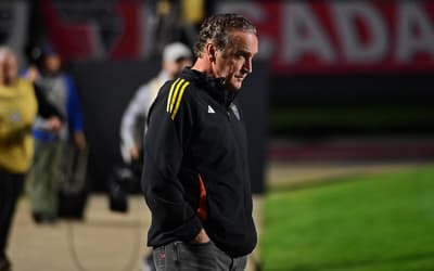 Santos anuncia novo técnico, mas nome desagrada torcedores: 'Constrangedor'