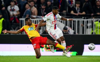 Endrick passa em branco, e Lyon é eliminado da Copa da França