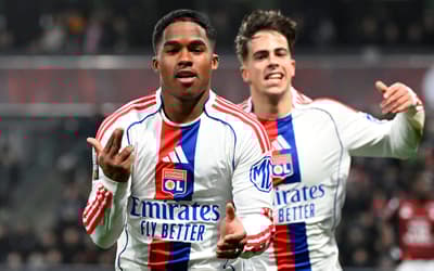 Endrick põe a partida no bolso, faz três gols e Lyon goleia o Metz por 5 a 2 na Ligue 1