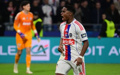 Endrick completa um mês sem marcar gols no Lyon às vésperas da convocação