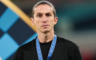 Torcida do Flamengo manda recado a Filipe Luís após estreia de Jardim