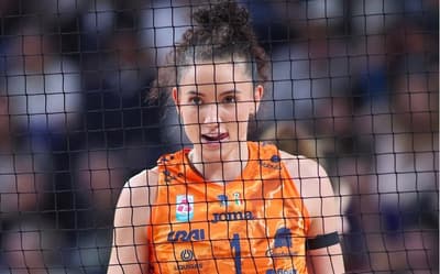 Gabi Guimarães retorna de lesão e é eleita MVP na semifinal da Liga Italiana