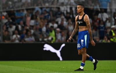 Comemoração com máscara ou sem camisa dá cartão amarelo?