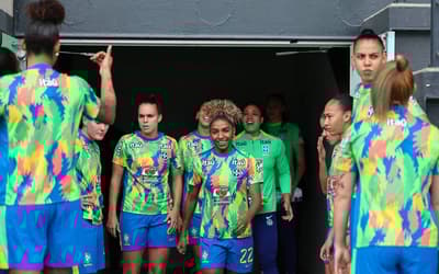 Amistoso entre Brasil e Venezuela é interrompido por raios em Toluca; veja detalhes