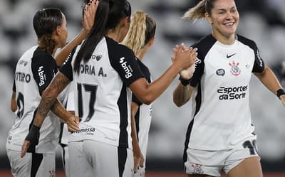 Corinthians vence Botafogo e sobe na tabela do Brasileirão Feminino