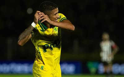 Comemoração 'de tênis' em Mirassol x Santos conecta futebol ao Banana Bowl; entenda