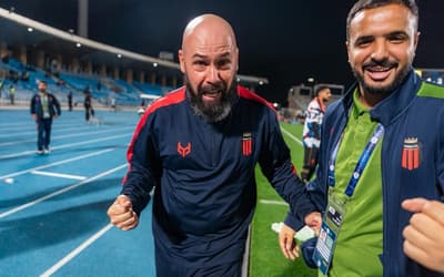 Mauricio Dulac celebra vitória histórica do Al-Riyadh sobre o Al-Ittihad