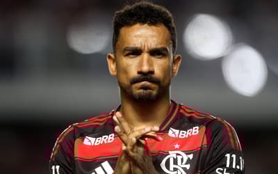 Atitude de Danilo em título do Flamengo chama atenção: 'Sempre ele'