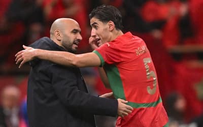 A três meses para a Copa, adversário da Seleção Brasileira demite técnico