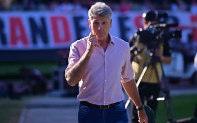 Após recusa inicial, Vasco faz nova investida por Renato Gaúcho