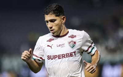 Savarino em ação no duelo entre Palmeiras e Fluminense pelo Brasileirão 2026 (FOTO: LUCAS MERÇON / FLUMINENSE F.C.)