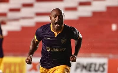 VÍDEO: Veja como foi o último gol da carreira de Vagner Love