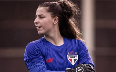 Goleira celebra fase no São Paulo e vê evolução após treinos com o profissional