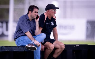 Como Marcelo Paz avalia o momento de instabilidade de Dorival Júnior no Corinthians?