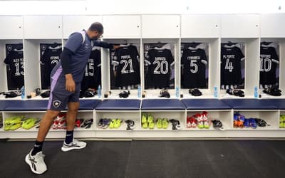 Escalação: Botafogo tem mudanças para duelo com o Bragantino