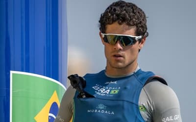 Velejador cita Martine Grael como diferencial do time brasileiro para etapa do Rio do SailGP