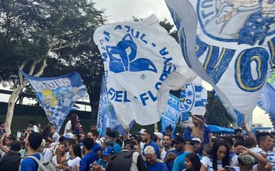 Cruzeiro x Atlético-MG: cruzeirenses fazem festa na Toca II para apoiar jogadores antes da final do Mineiro