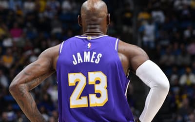 Lebron James é o jogador com mais partidas na história da NBA
