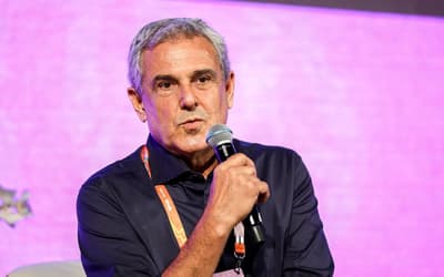 Zé Roberto diz que calendário internacional do vôlei prejudica planejamento de maternidade