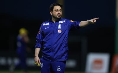 Arthur Elias analisa duelo com o Canadá e reforça objetivo de título na Fifa Series