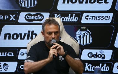 Alexandre Mattos aponta problemas financeiros e defende elenco do Santos: 'Problema vem de anos'