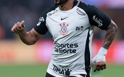 Executivo ex-Nike processa o Corinthians em R$ 500 mil em caso de desvio de camisas